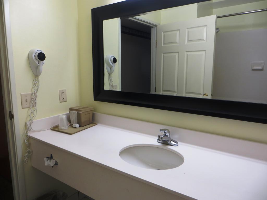 Baymont By Wyndham Fort Wayne Zewnętrze zdjęcie